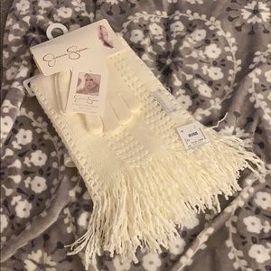 BNWT Jessica Simpson gloves and scarf set